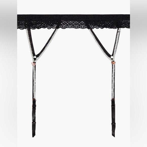 String of Pearls Cupless Bralette and Garter - Picture 5 of 10